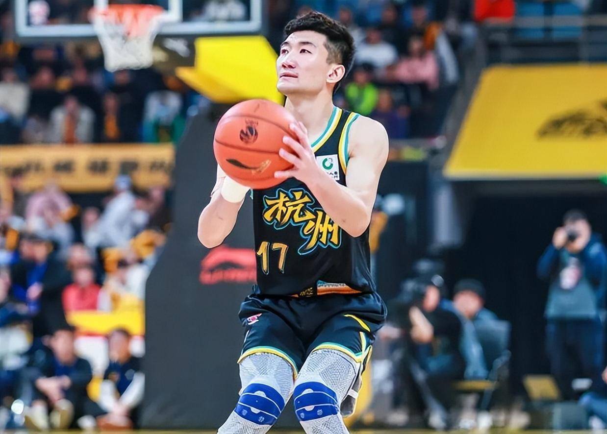 四川男篮士气高昂，轻松击败湖南队