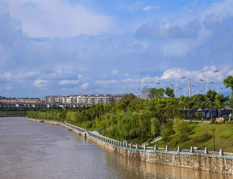 包含球队精神面貌焕然一新，实现球员华丽蜕变的词条