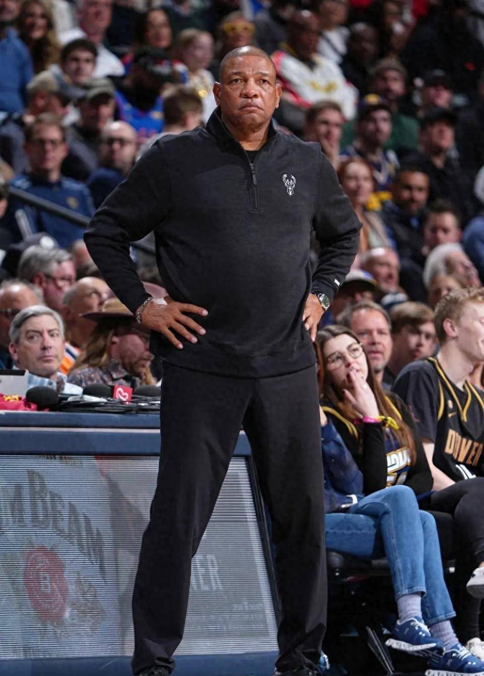 包含冰岛国家队备战全力备战,教练组调整战术的词条 包含冰岛国家队备战全力备战,教练组调整战术的词条