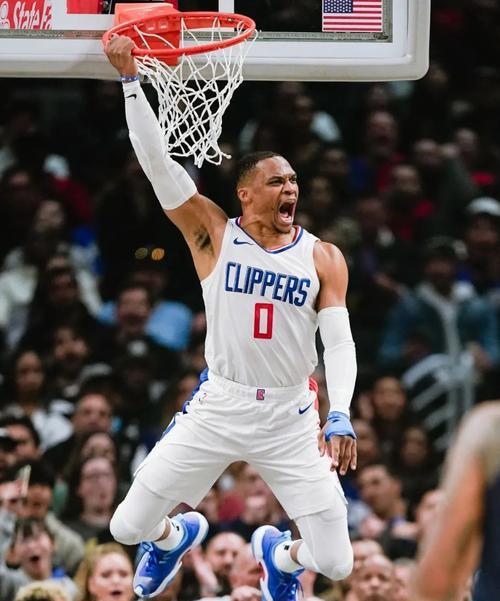 快船队战术灵活,击败对手实现翻盘的简单介绍 快船队战术灵活,击败对手实现翻盘的简单介绍