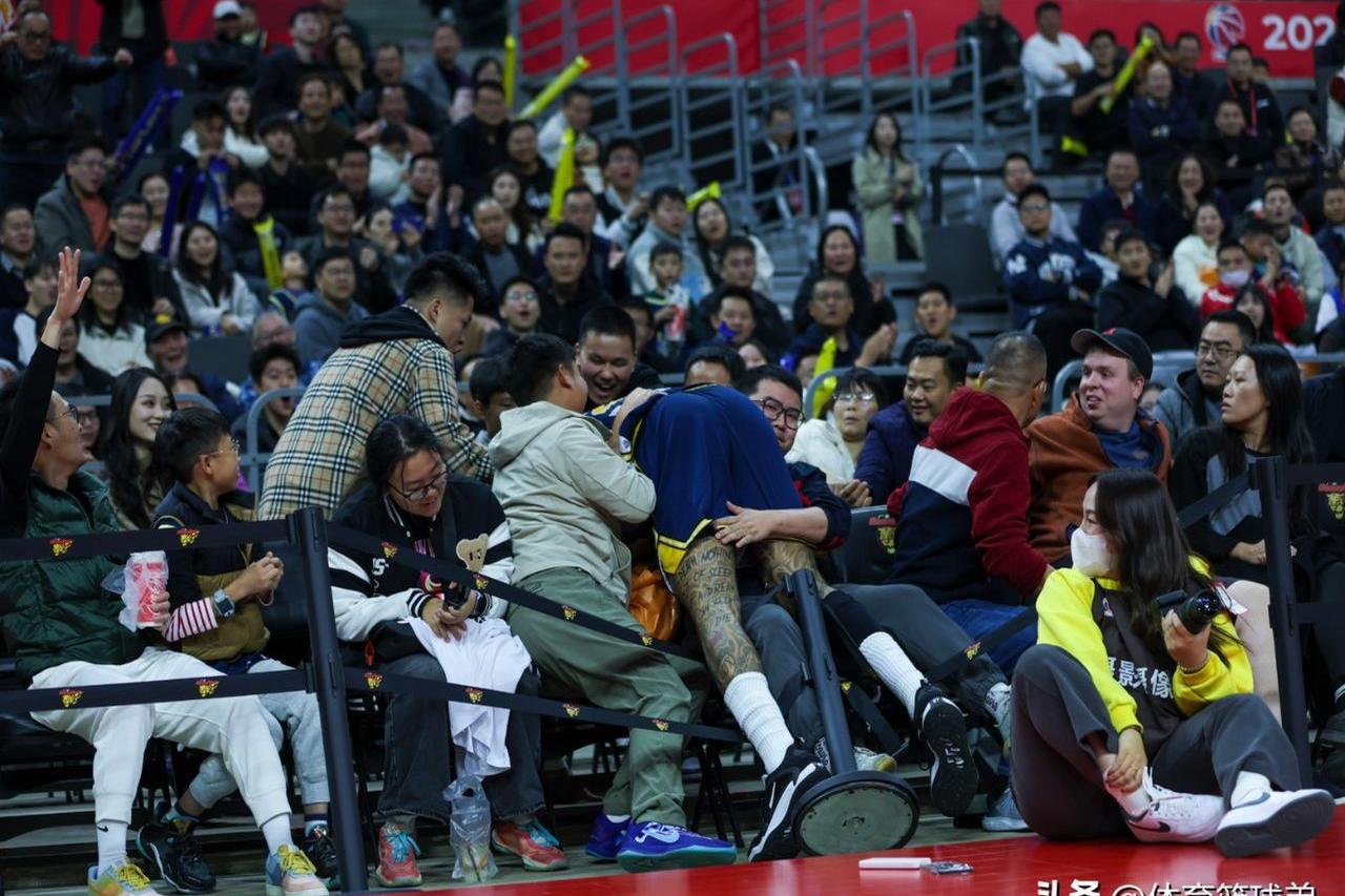 关于球场上的较量令球迷们热血沸腾的信息 关于球场上的较量令球迷们热血沸腾的信息