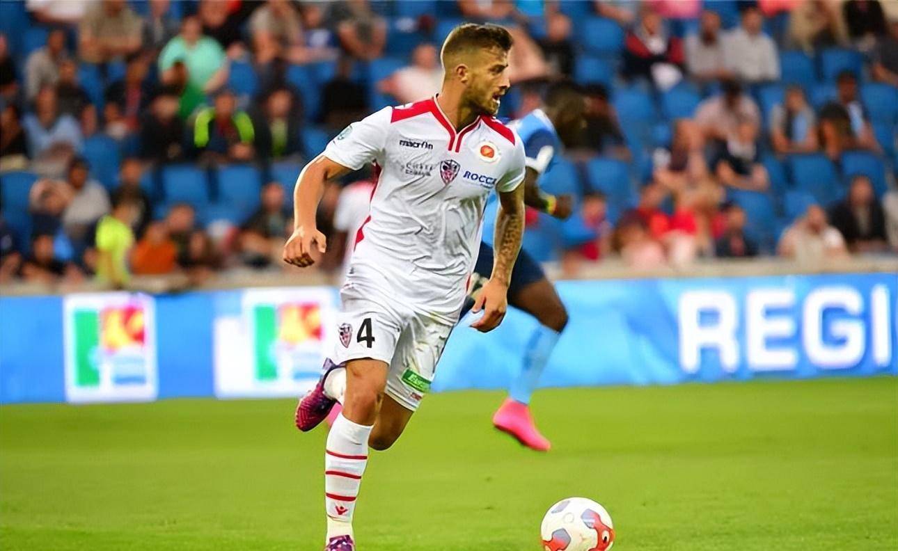 包含阿雅克肖备战压阵亚眠,实力对比不言而喻的词条 包含阿雅克肖备战压阵亚眠,实力对比不言而喻的词条