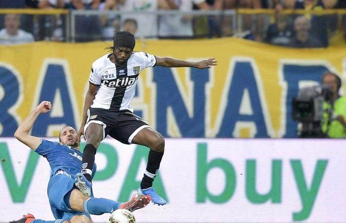 关于意甲球员精神状态良好,教练竖起拇指的信息 关于意甲球员精神状态良好,教练竖起拇指的信息