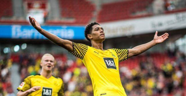 阿贾克斯与多特激战,硝烟弥漫 阿贾克斯与多特激战,硝烟弥漫