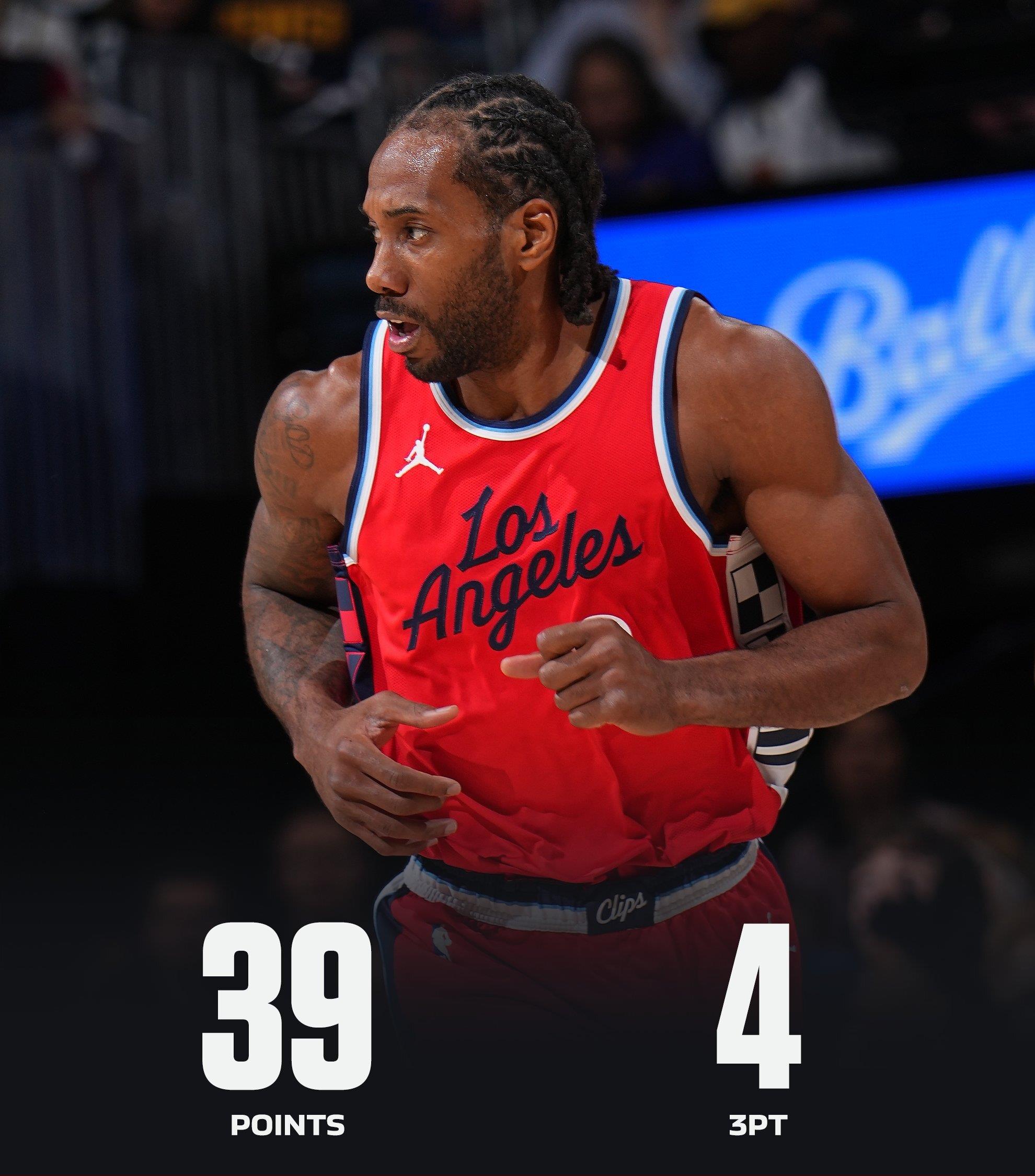 快船战胜马刺,莱昂纳德表现极佳 快船战胜马刺,莱昂纳德表现极佳