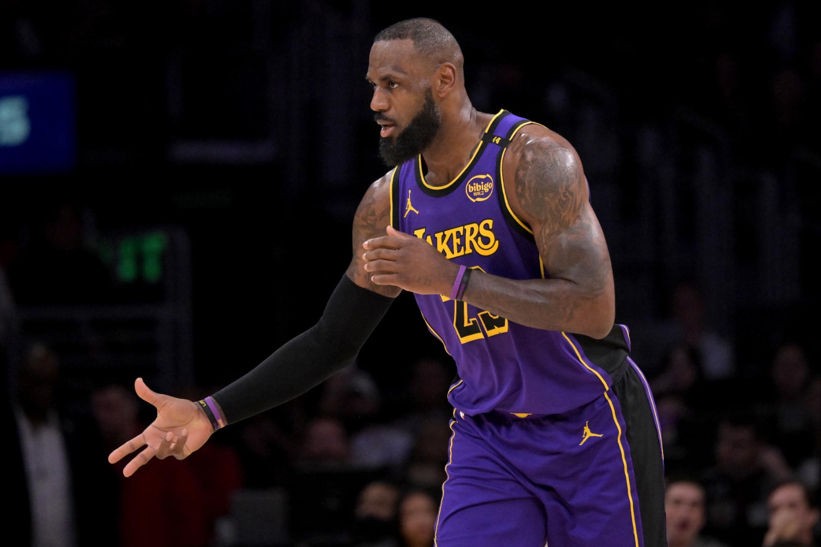 快船客场战胜爵士,莱昂纳德砍下高分 快船客场战胜爵士,莱昂纳德砍下高分