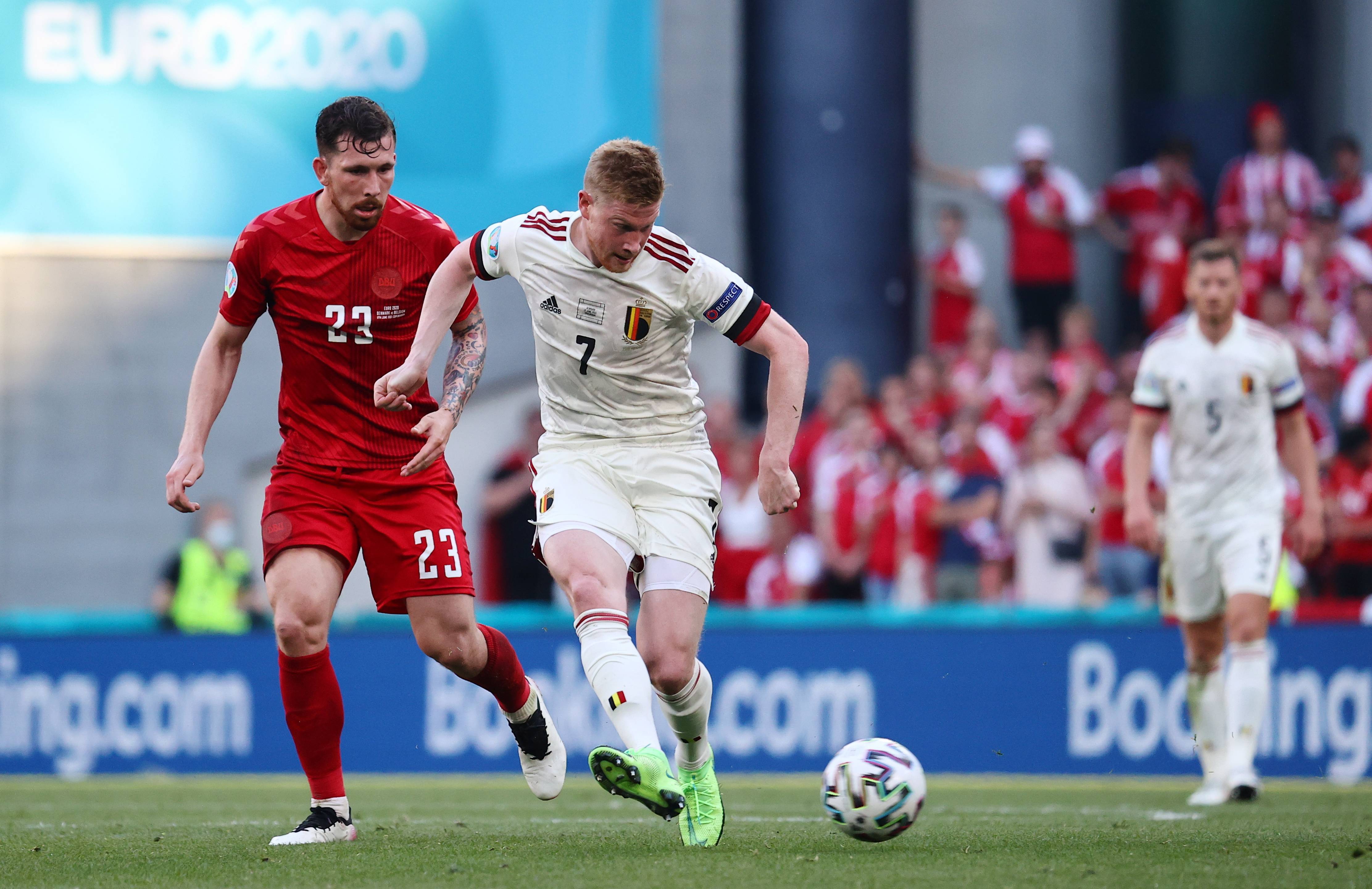 斯洛伐克队在欧洲足球赛中战胜对手,赢得比赛 斯洛伐克队在欧洲足球赛中战胜对手,赢得比赛