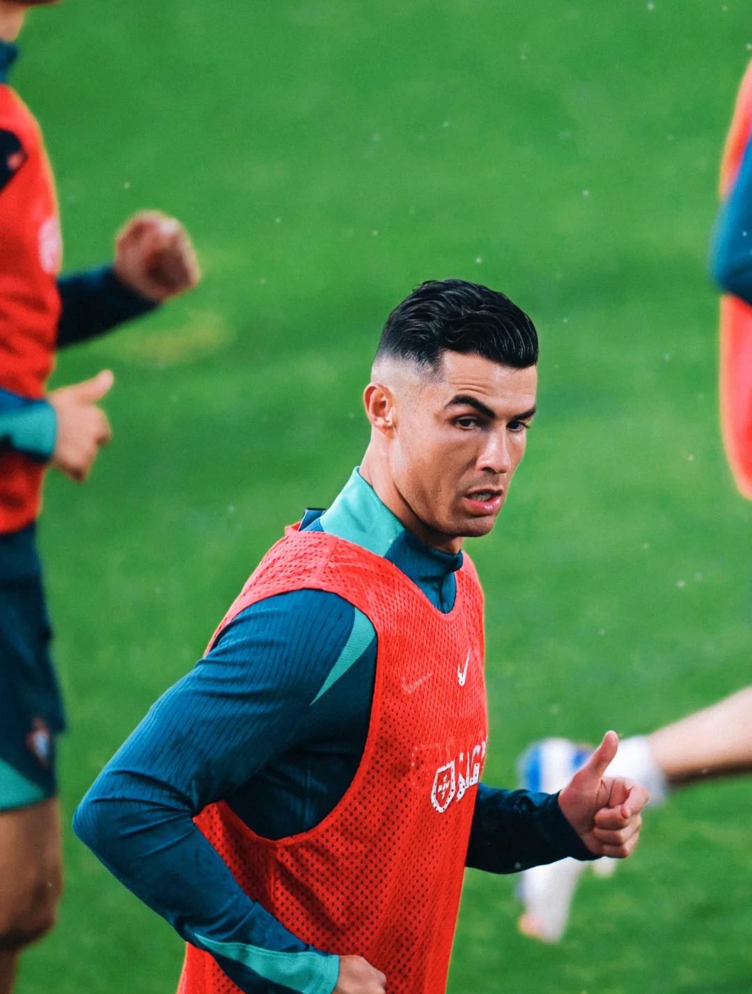 开云体育app-葡萄牙球队备战备受瞩目，教练调整战术