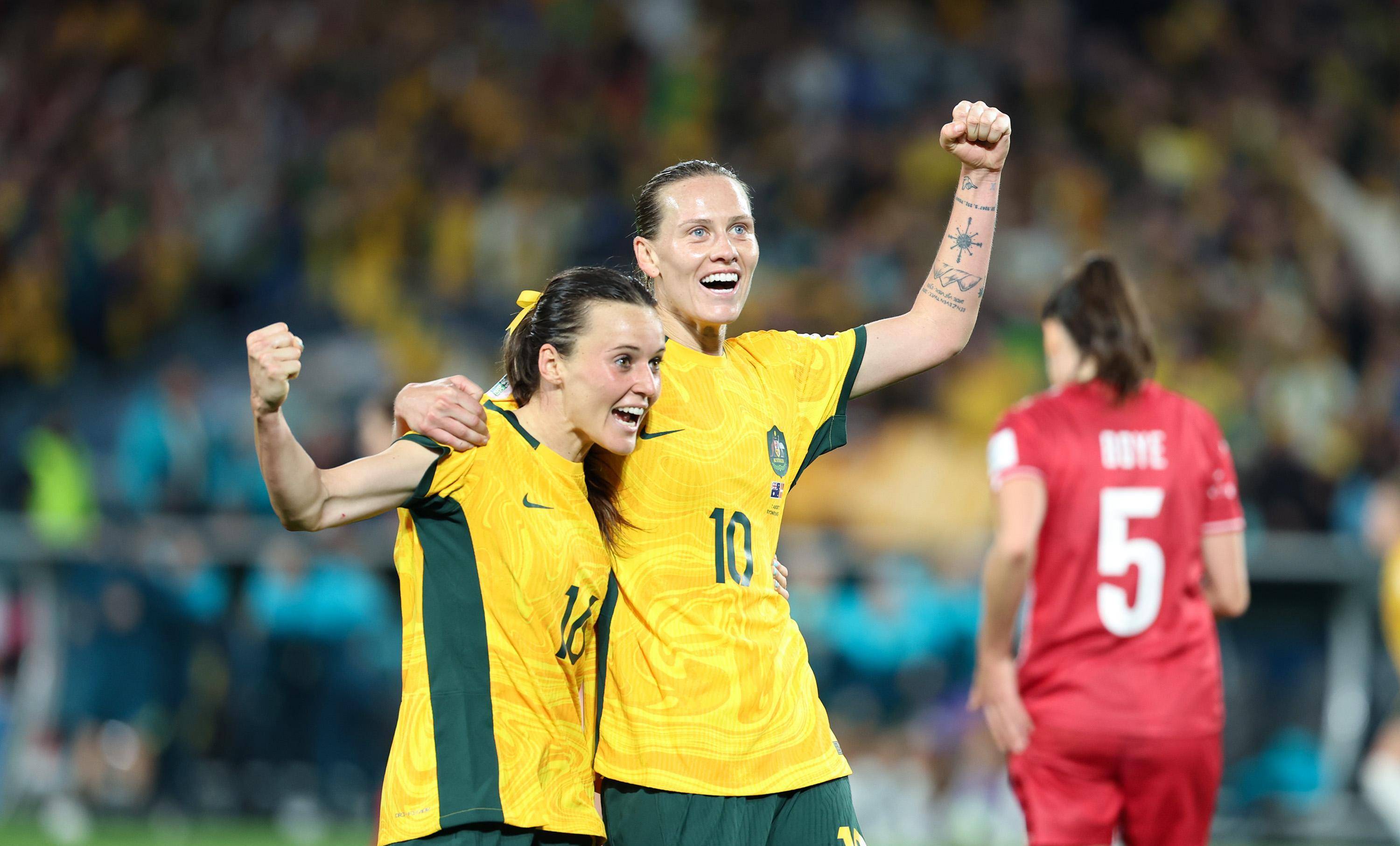 西班牙队大放异彩:女足晋级八强 西班牙队大放异彩:女足晋级八强