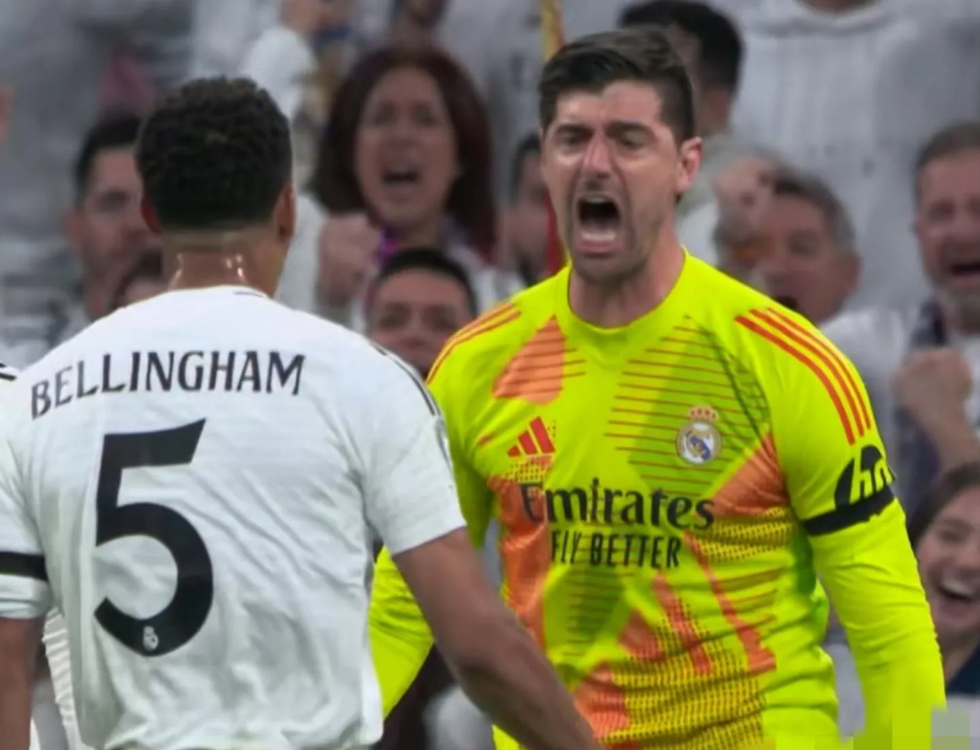 阿森纳状态跌入谷底，连遇困境