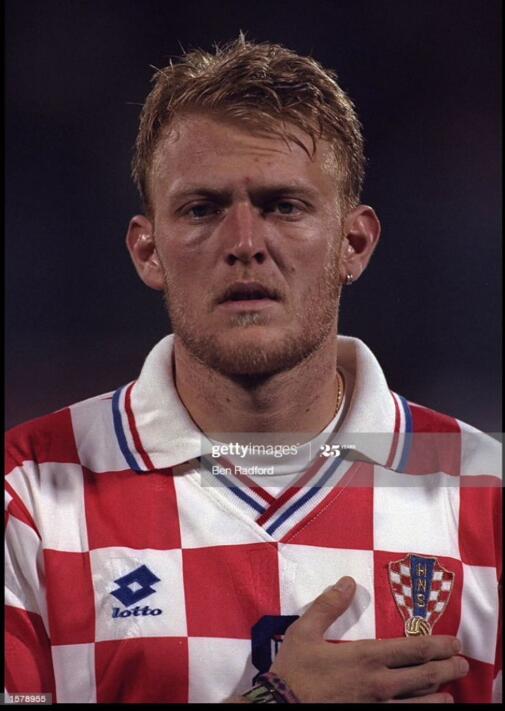 克罗地亚队遭遇一波三折，最终战胜对手