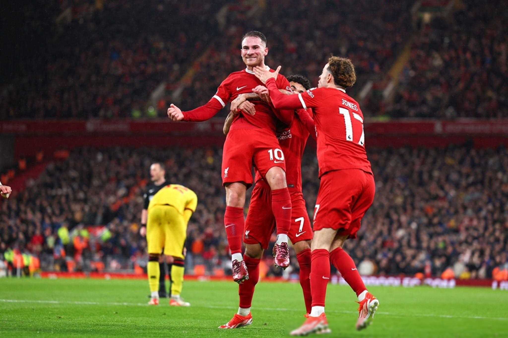 巴黎圣日耳曼客场大胜，追赶积分榜头名