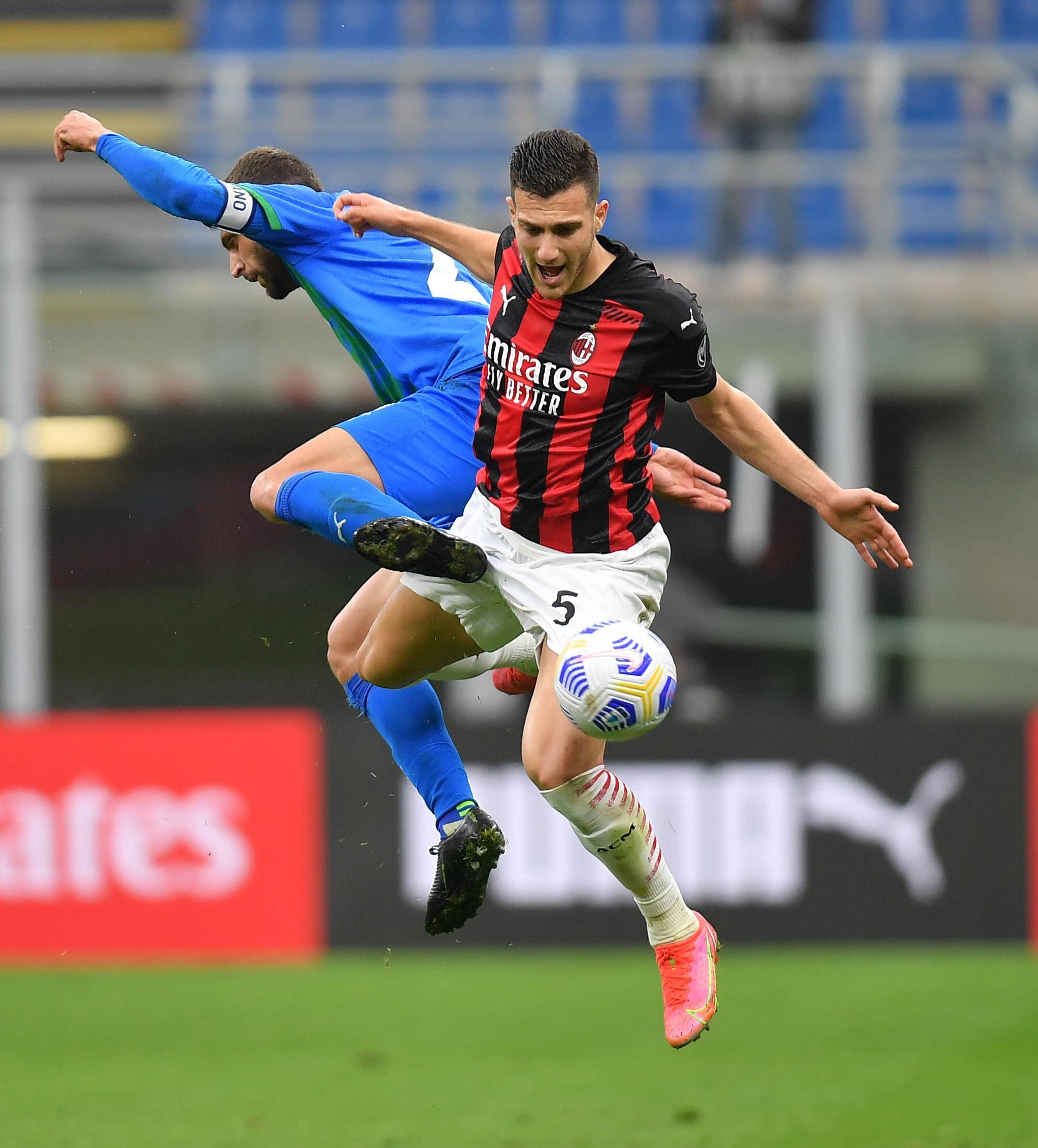 开云体育app-萨索罗主场不敌，面临保级压力的简单介绍