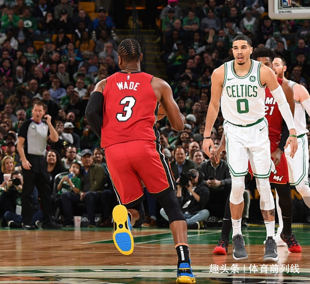 人全队跌出季后赛榜首，生死战抢位关键的简单介绍