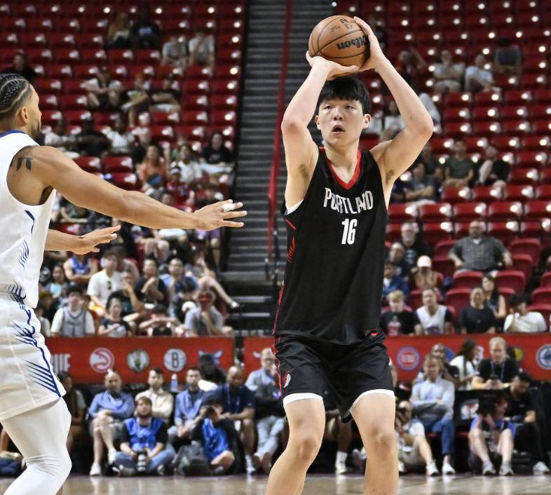 开云体育官方网站-球员在比赛中展现出了不凡的技术素养