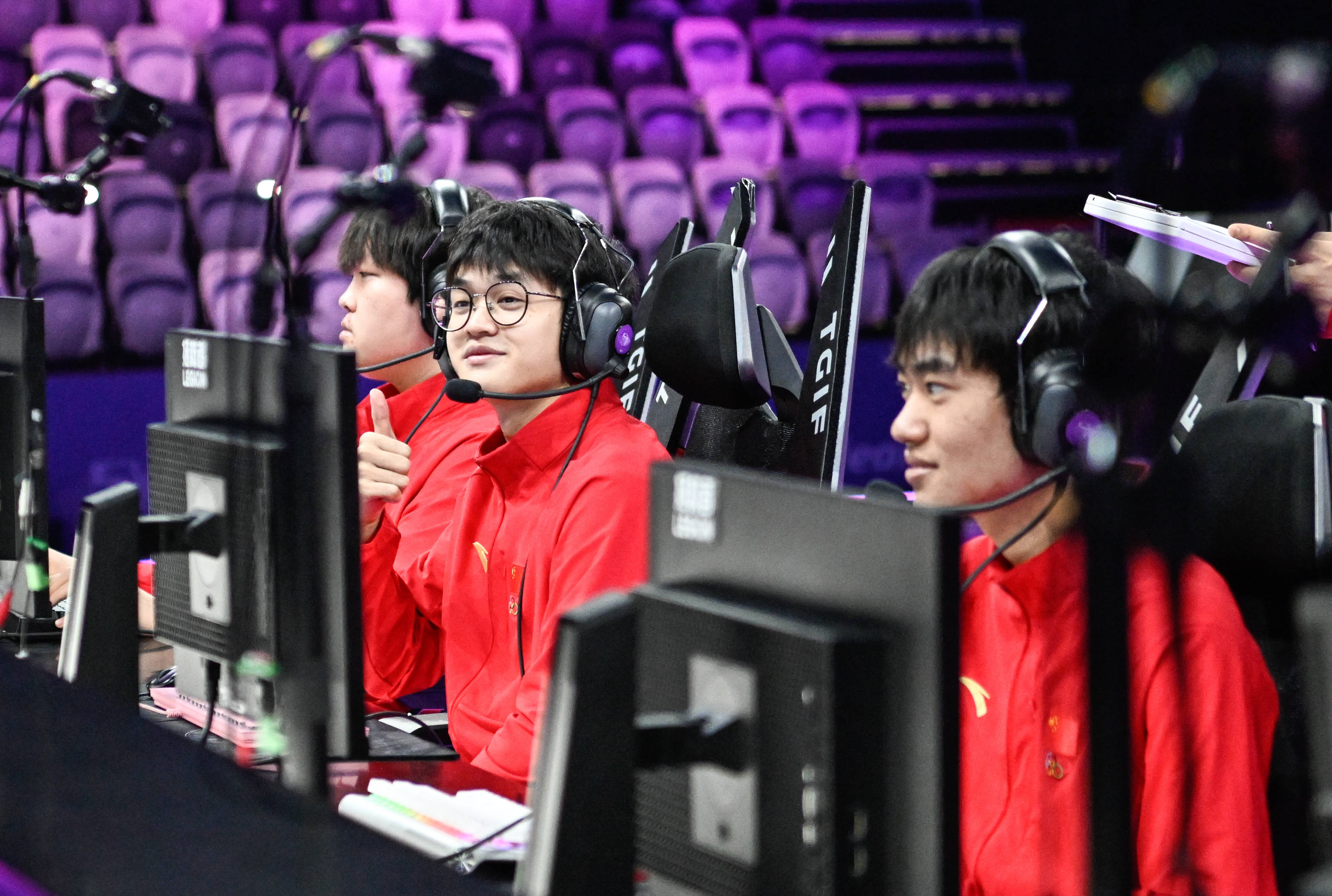 泰国球队豪取胜利，成功晋级