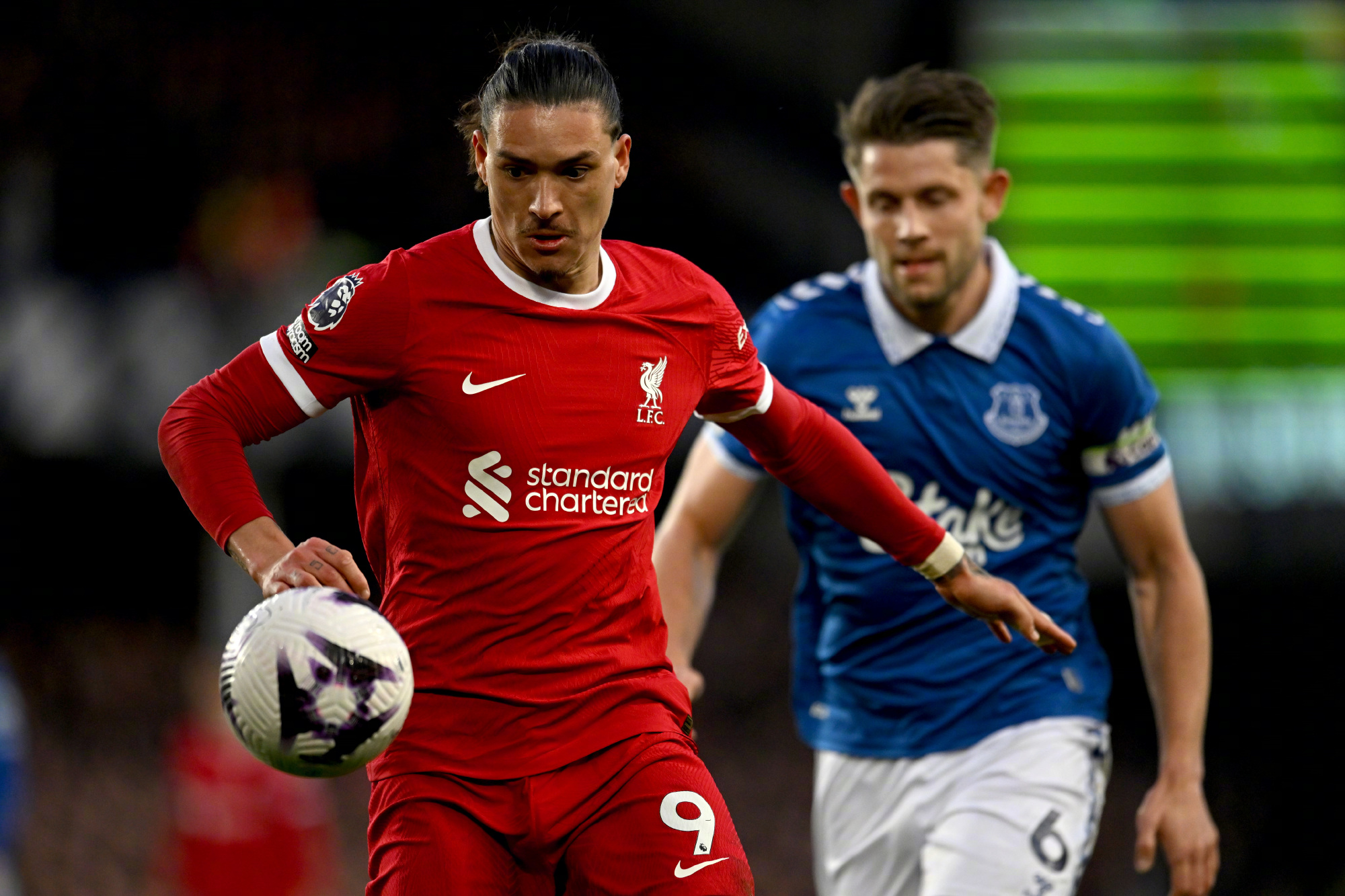 利物浦对阵埃弗顿，英超传统战役重燃战火