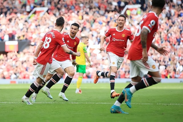 包含俄罗斯被克罗地亚逆转，小组出线前景蒙阴影的词条