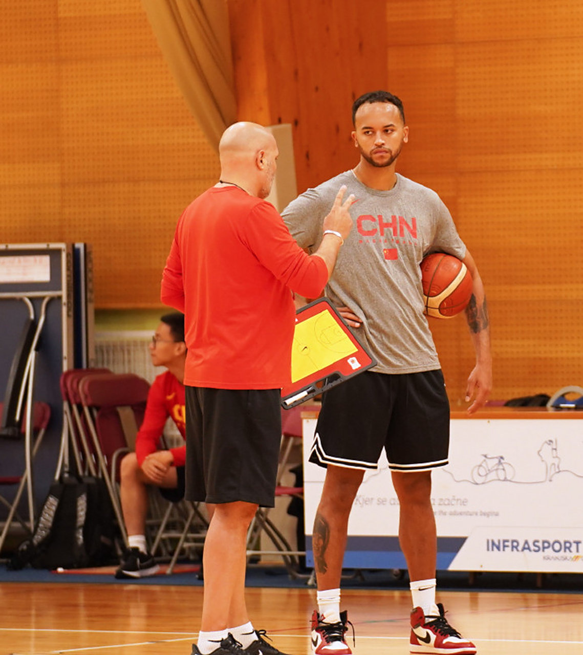 包含意大利队在国际篮球赛场上展现实力的词条