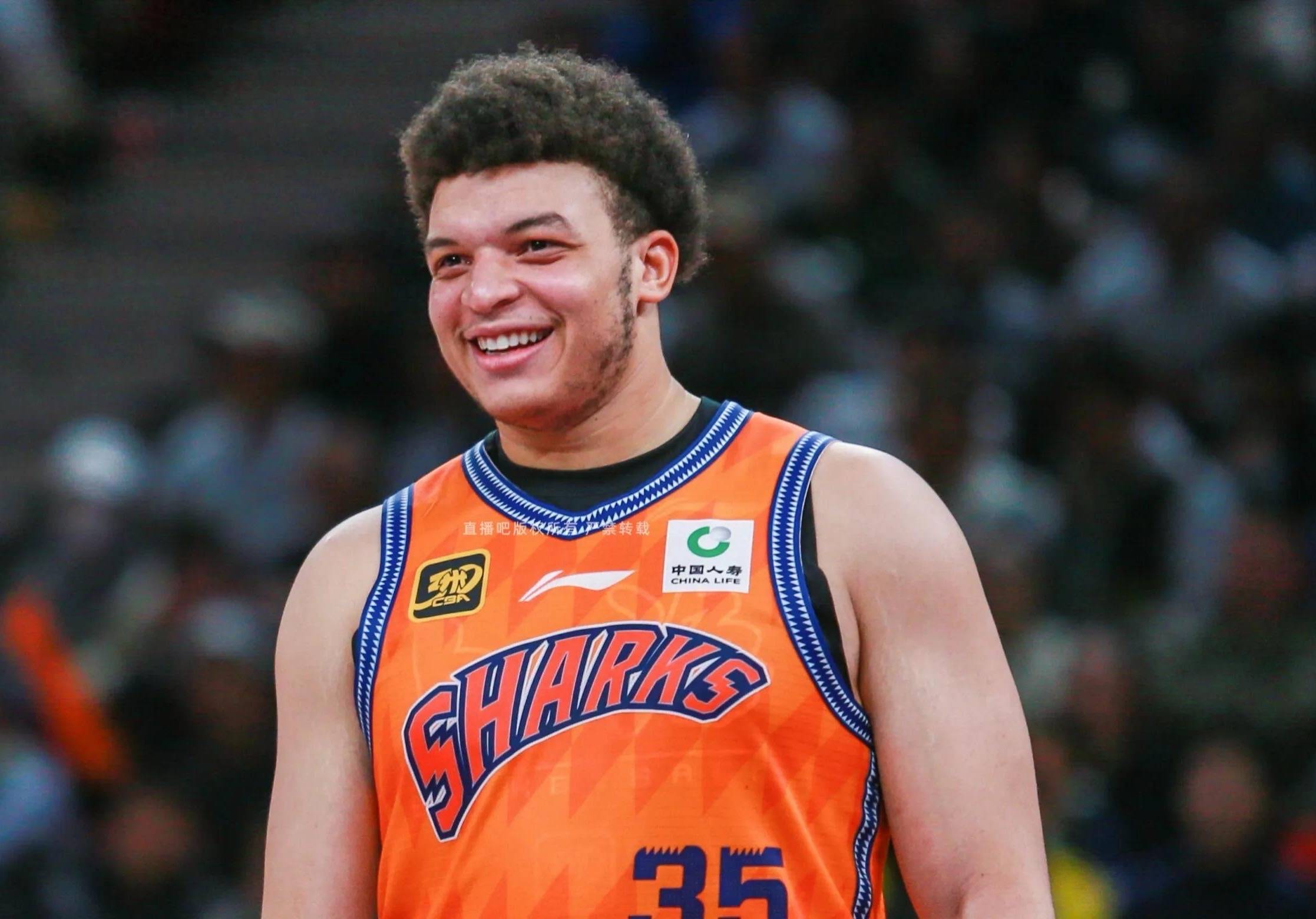 上海男篮外援状态回升，成为球队关键力量