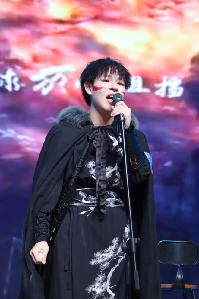 开云体育-MAD血洗PSG，Deft打出惊人五杀宿敌对决半决赛，点燃全场激情