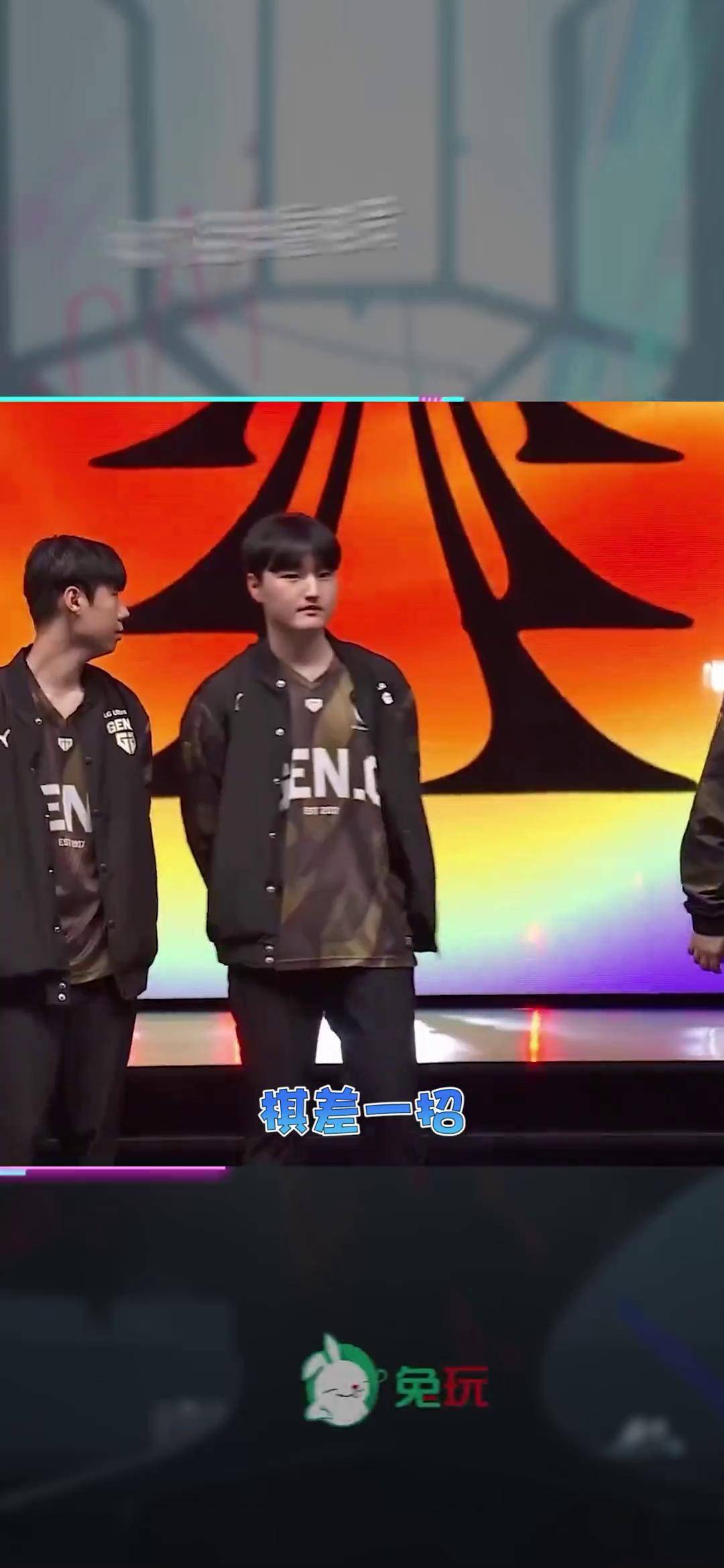 TES险胜SHR，Caps关键团战开团秒人强强对话四强赛，点燃全场激情