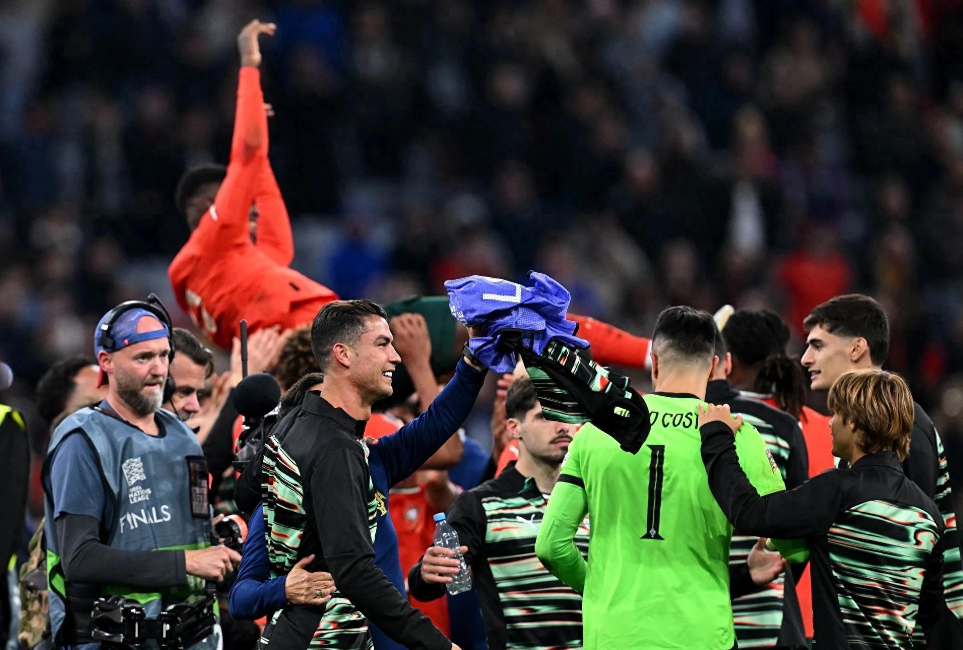 开云体育在线-激烈对决！欧洲足球强队集结决胜局