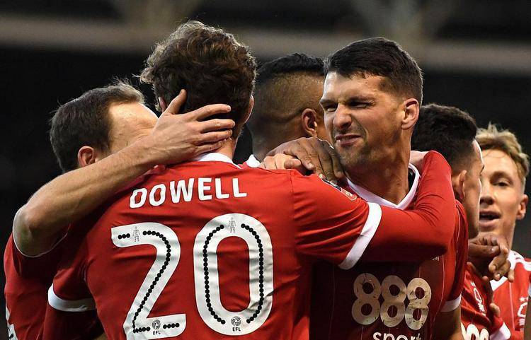 热刺客场战胜伯恩利,继续领跑英超赛场 热刺客场战胜伯恩利,继续领跑英超赛场