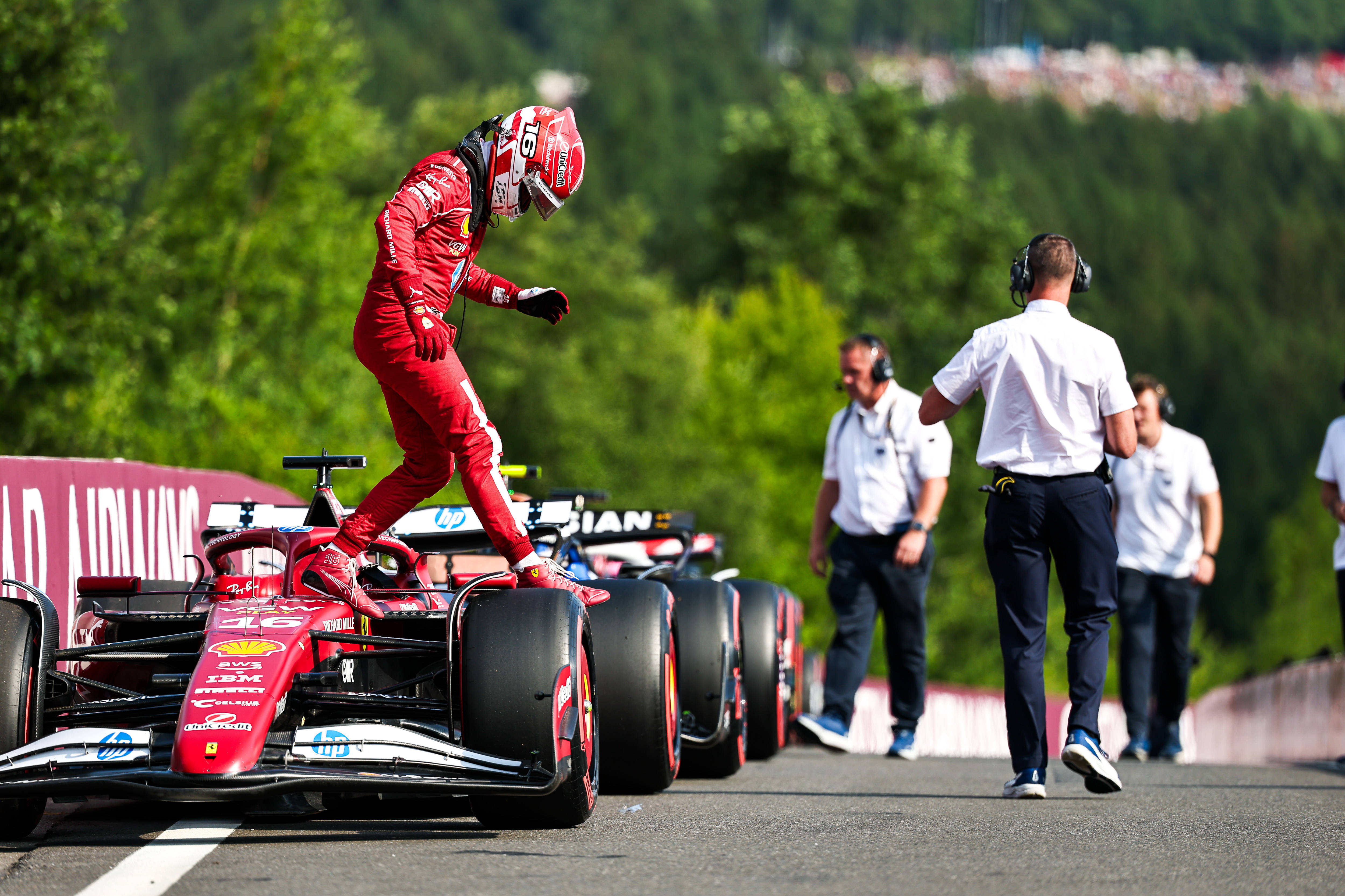 包含雷诺车队力克迈凯伦,勒克莱尔惊艳四座的词条 包含雷诺车队力克迈凯伦,勒克莱尔惊艳四座的词条