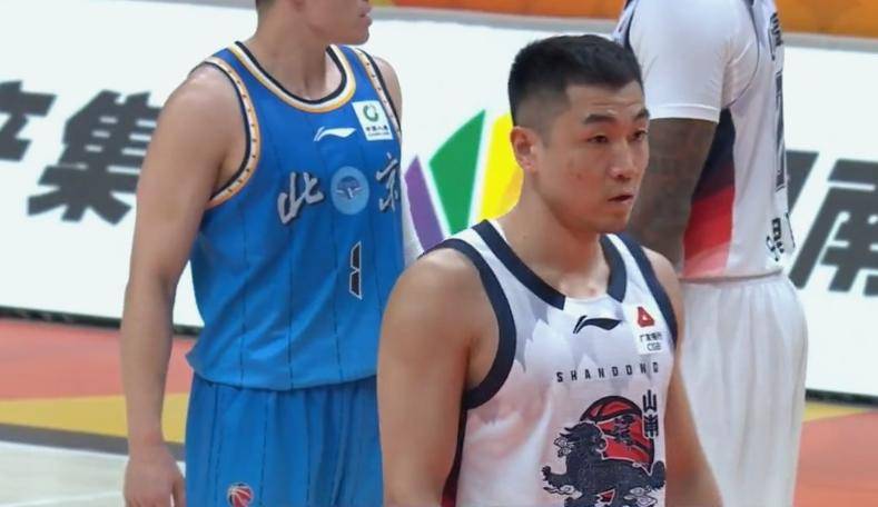 新疆队鏖战浙江队，高诗岩关键制胜的简单介绍