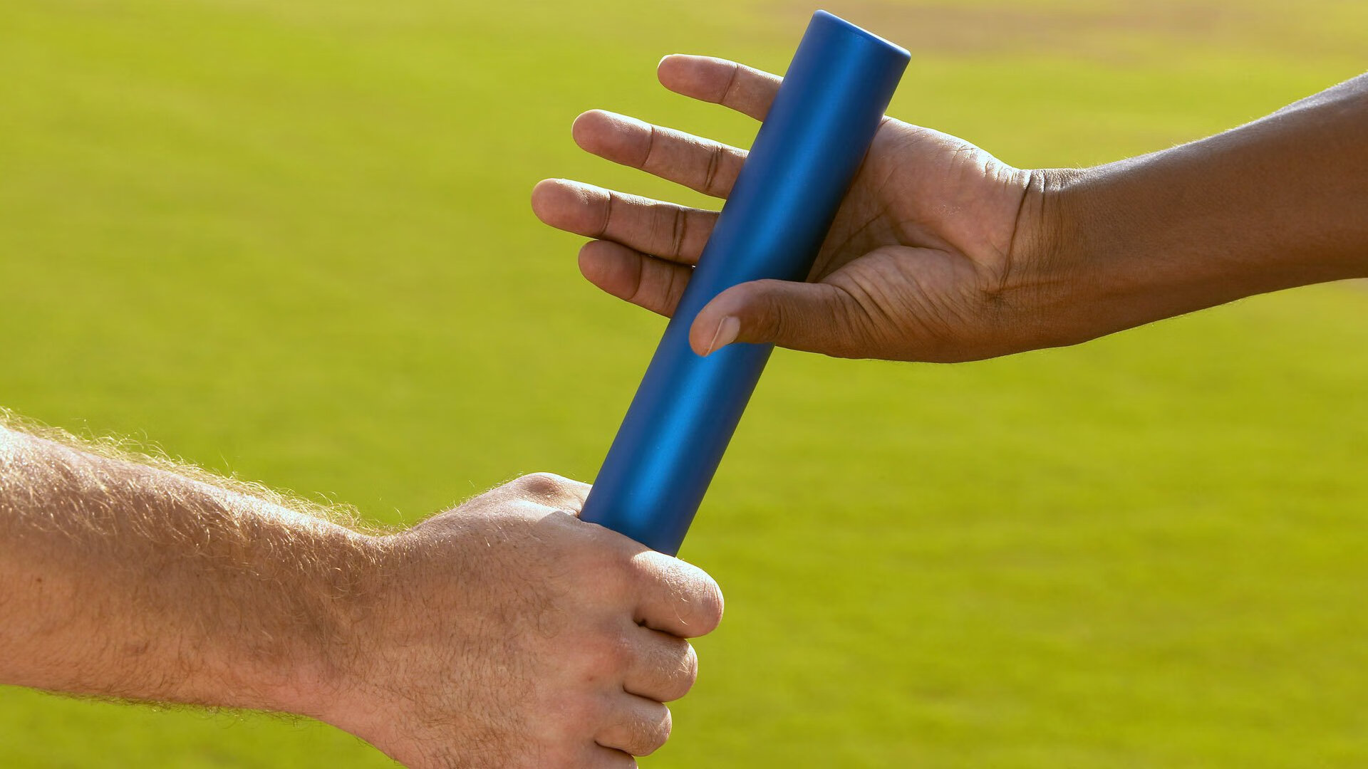 轰鸣与欢呼交响时,当F1揭幕战的悬念被北京队横扫雷霆的热望冲破