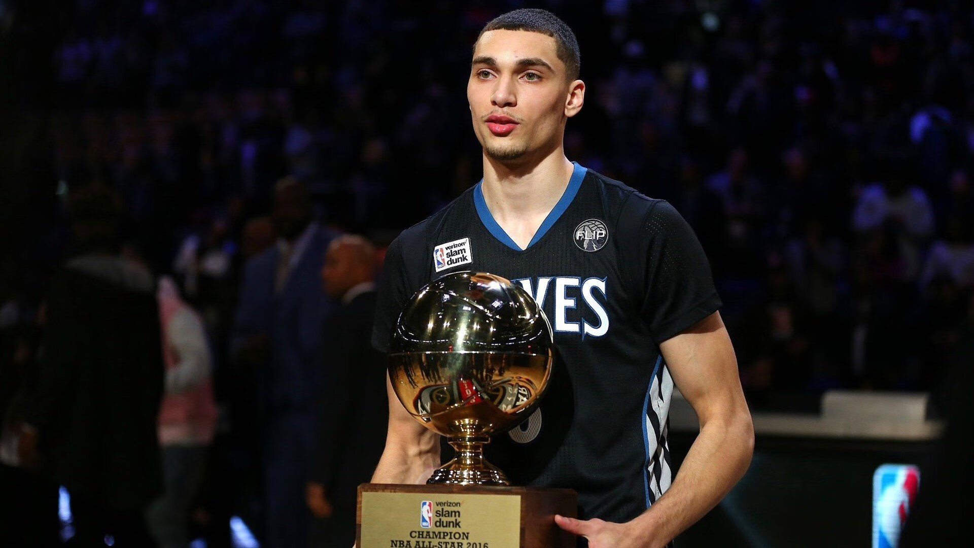 开云体育下载-跨洋激战！广东队血拼猛龙，米切尔70分狂飙成全场唯一焦点