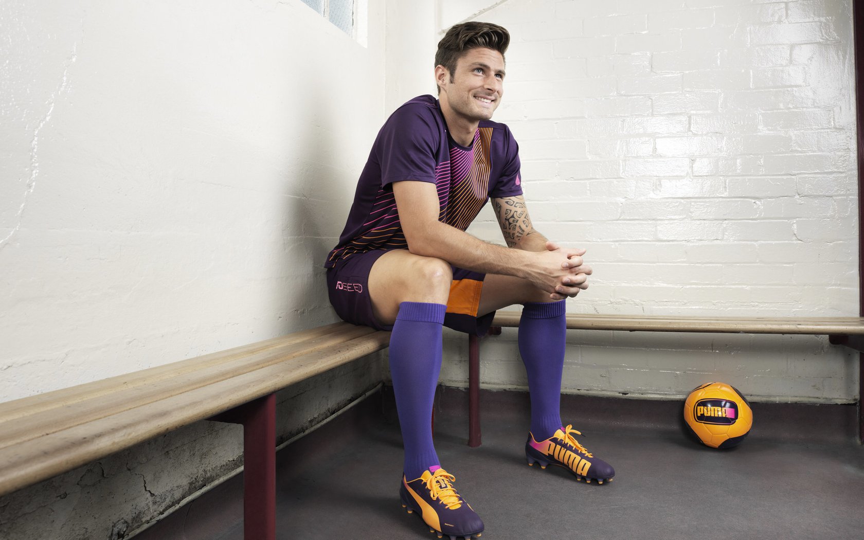 双线奇迹，当玫瑰碗的控球遇见安菲尔德的节拍器